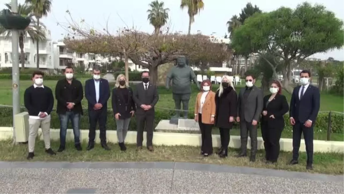 Anavatan Partisi'nden Özal'ın heykeline maske takılmasına tepki