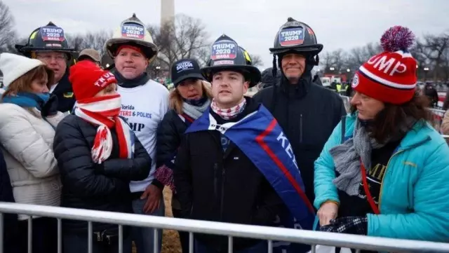 ABD'de kritik gün: Kongre, Trump destekçilerinin protesto çağrıları arasında seçim sonuçlarını tescil etmek için toplanıyor ABD'de kritik gün: Kongre, Trump destekçilerinin protesto çağrıları arasında seçim sonuçlarını tescil etmek için toplanıyor