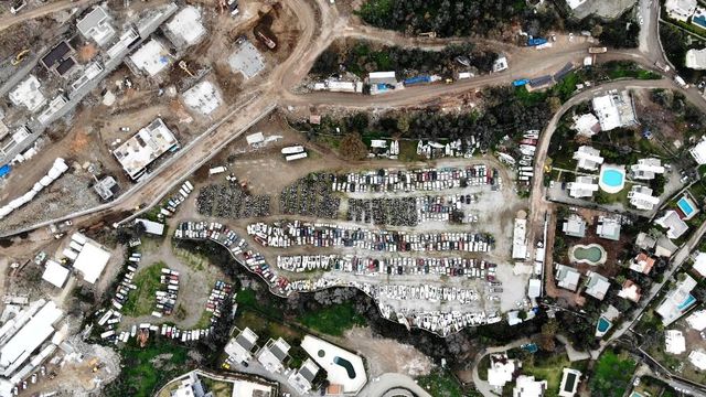 Muğla'da bulunan yediemin otoparklarında binlerce otomobil, motosiklet ve tekne çürümeye terk edildi
