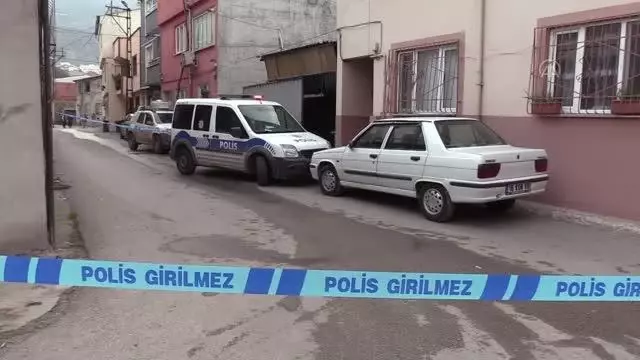 Bir kişi tartıştığı oğlunu silahla bacağından yaraladı baba,Bursa,Oğul,silahlı kavga, Bir kişi tartıştığı oğlunu silahla bacağından yaraladı baba,Bursa,Oğul,silahlı kavga,