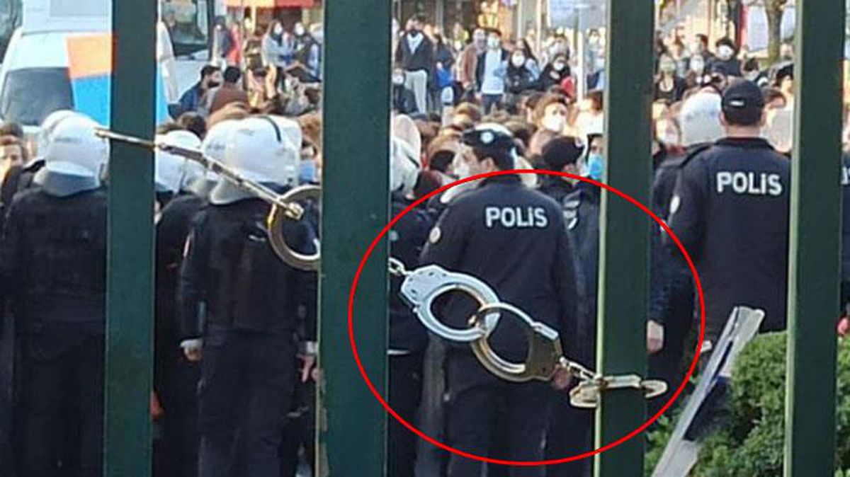 Boğaziçi Üniversitesi kapısına kelepçe takılması ile ilgili inceleme başlatıldı