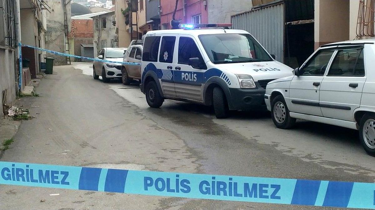 80 yaşındaki baba, tartıştığı oğlunu silahla vurdu