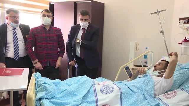 Kazakistan'da rahatsızlanan tır şoförü ambulans uçakla Erzurum'a getirildi