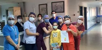 Son dakika gündem: Koronavirüsü atlatan minik Elif'ten sağlık çalışanlarına şiirli teşekkür