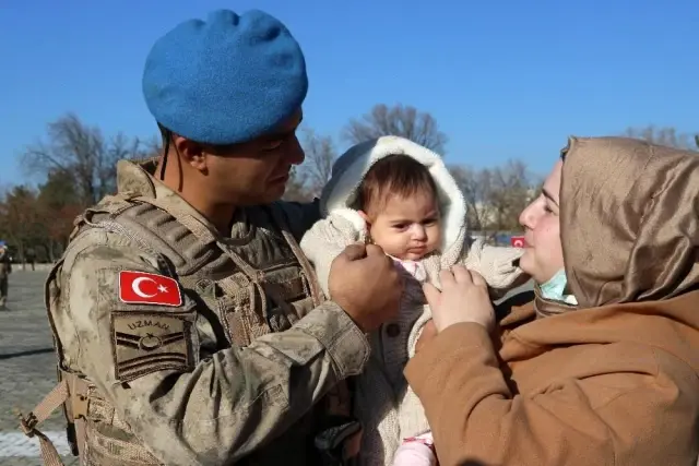 Mehmetçikler düğüne gider gibi Resulayn'a gitti Mehmetçikler düğüne gider gibi Resulayn'a gitti