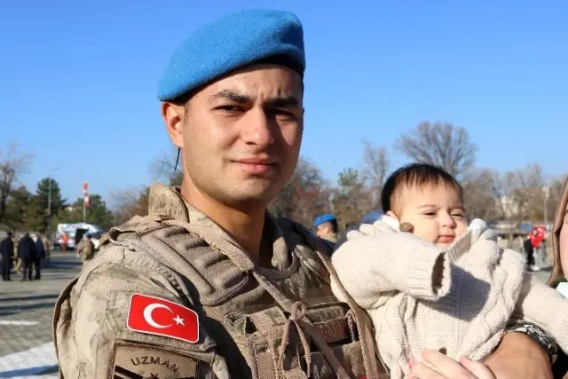 Mehmetçikler düğüne gider gibi Resulayn'a gitti Mehmetçikler düğüne gider gibi Resulayn'a gitti