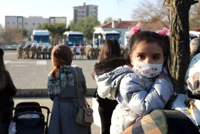 Mehmetçikler düğüne gider gibi Resulayn'a gitti Mehmetçikler düğüne gider gibi Resulayn'a gitti
