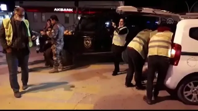 Son dakika haber! Polis ve sağlık çalışanlarına çorba ikramı Son dakika haber! Polis ve sağlık çalışanlarına çorba ikramı