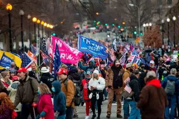 ABD'de kritik gün: Kongre, Trump destekçilerinin protesto çağrıları arasında seçim sonuçlarını tescil etmek için toplanıyor ABD'de kritik gün: Kongre, Trump destekçilerinin protesto çağrıları arasında seçim sonuçlarını tescil etmek için toplanıyor