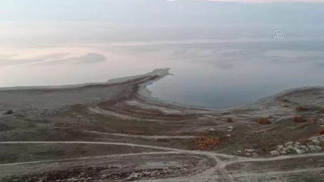 Son dakika gündem: Uzmanlardan Burdur Gölü'ndeki çekilmeye ilişkin 'idareli su kullanımı' uyarısı Son dakika gündem: Uzmanlardan Burdur Gölü'ndeki çekilmeye ilişkin 'idareli su kullanımı' uyarısı