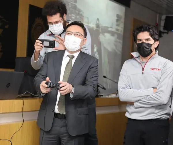 Vali ve belediye başkanı MXGP 2020'de Afyonkarahisar etabını oynadı Vali ve belediye başkanı MXGP 2020'de Afyonkarahisar etabını oynadı