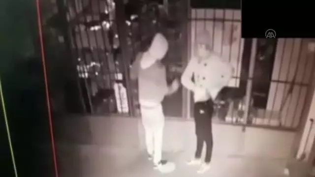 14 hırsızlık olayına ilişkin yakalanan iki şüpheli tutuklandı 14 hırsızlık olayına ilişkin yakalanan iki şüpheli tutuklandı