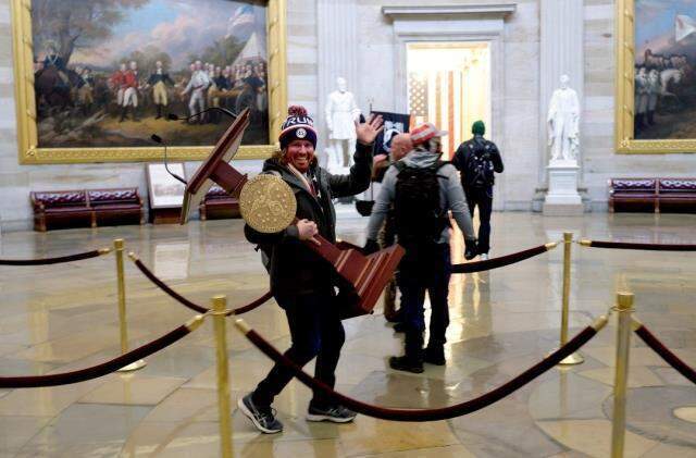 ABD'de darbe mi oldu? ABD darbe girişimi son dakika! Mike Prince darbe girişimi 2021 haberler! ABD kongre binasında son durum ne, kaç kişi öldü?