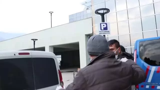 Akaryakıt istasyonundan para çalan kişi tutuklandı Akaryakıt istasyonundan para çalan kişi tutuklandı