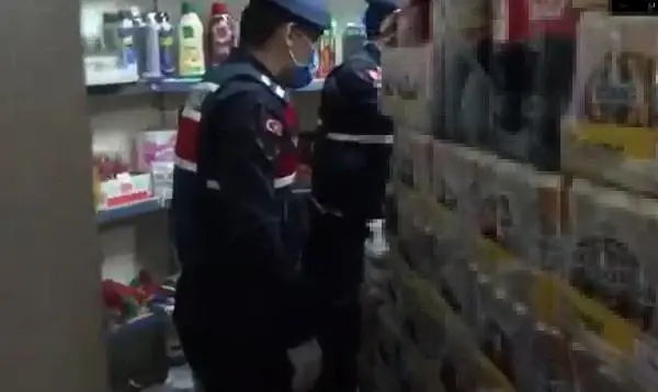 Son dakika haberleri: Bursa'da bağ evinde sahte içki içen 2 arkadaştan biri öldü, diğeri tedaviye alındı Son dakika haberleri: Bursa'da bağ evinde sahte içki içen 2 arkadaştan biri öldü, diğeri tedaviye alındı