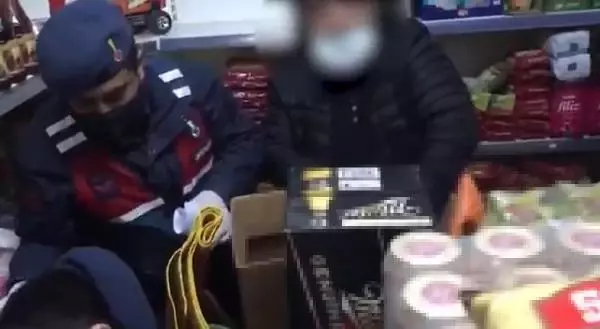 Son dakika haberleri: Bursa'da bağ evinde sahte içki içen 2 arkadaştan biri öldü, diğeri tedaviye alındı Son dakika haberleri: Bursa'da bağ evinde sahte içki içen 2 arkadaştan biri öldü, diğeri tedaviye alındı