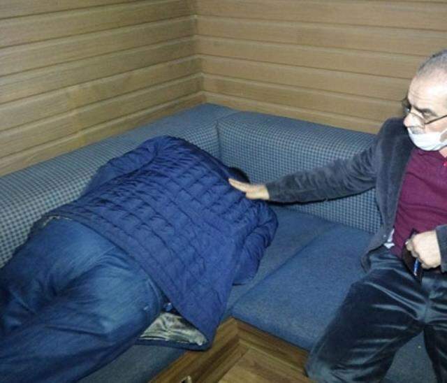 Bursa'da eski boksörler derneğine kumar baskını: Uyuyor numarası yaptılar