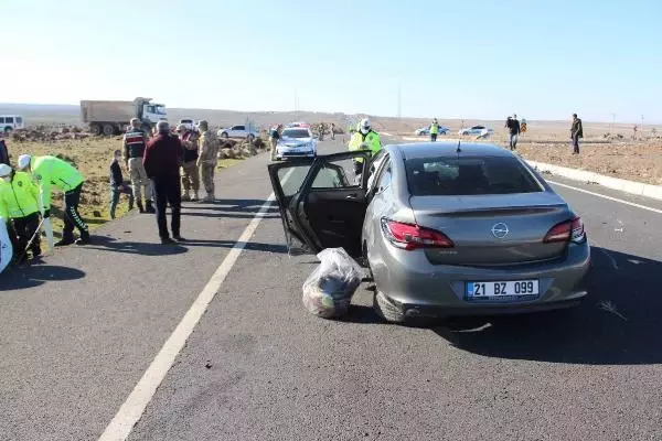 Diyarbakır'da iki otomobil çarpıştı: 5 yaralı