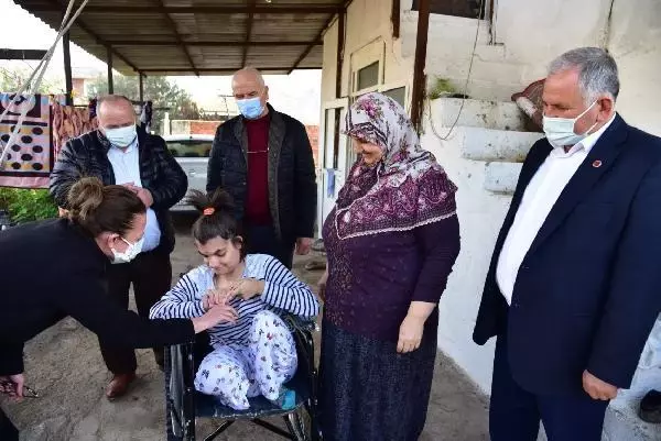 Engelli Sümeyye'nin tekerlekli sandalye sevinci