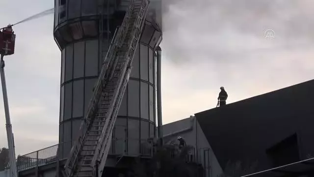 Son dakika! Orman ürünleri fabrikasında çıkan yangın söndürüldü