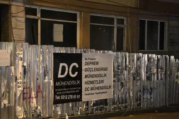Önce apar topar evlerinden oldular, ardından eşyaları çalındı! Boş binalardaki tehlike mahalleliyi canından bezdirdi