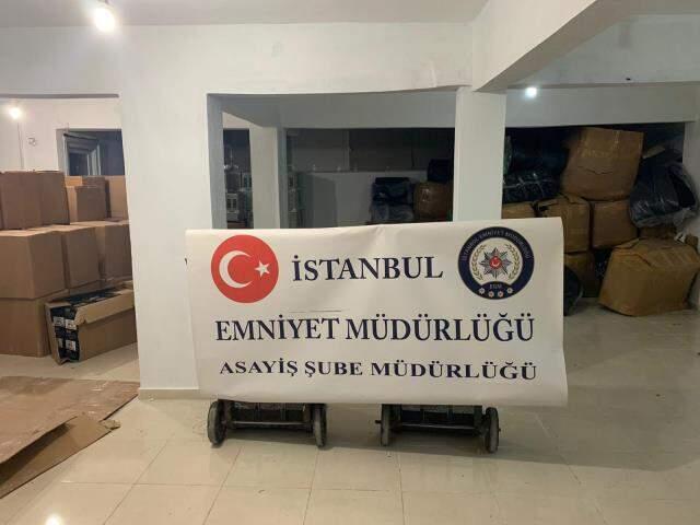 Yerli Aşı Için Almanya'dan Ithal Edilen 1,5 Milyon Lira Değerindeki Malzemeleri Çalan Çete Yakalandı 5 Yerli aşı için Almanya'dan ithal edilen 1,5 milyon lira değerindeki malzemeleri çalan çete yakalandı
