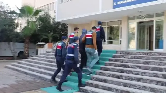 Son dakika haberi! 28 evden hırsızlık yaptığı iddiasıyla gözaltına alınan zanlı tutuklandı Son dakika haberi! 28 evden hırsızlık yaptığı iddiasıyla gözaltına alınan zanlı tutuklandı