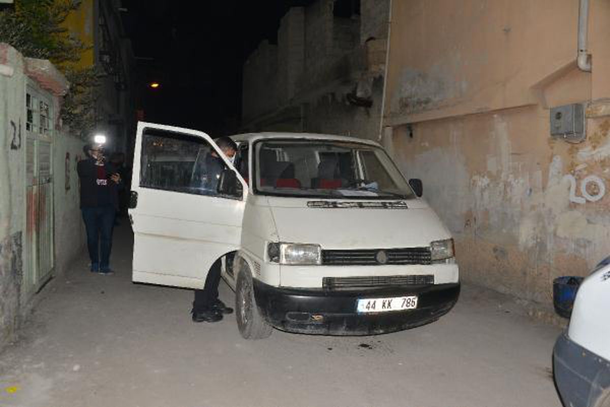 Adana'da, polisin 'dur' ihtarına uymayıp kaçan 4 şüpheliden 1'i yakalandı