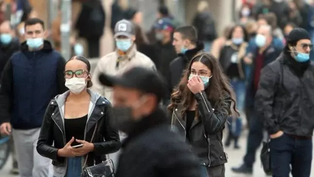 Almanya'da aşı olan 13 kişi bir hafta sonra koronavirüse yakalandı Almanya'da aşı olan 13 kişi bir hafta sonra koronavirüse yakalandı