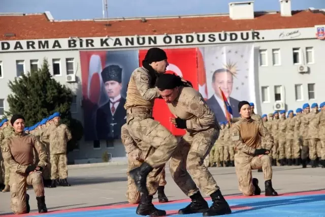 Son dakika: Jandarma uzman erbaşlar terörle mücadele için yemin etti (2) Son dakika: Jandarma uzman erbaşlar terörle mücadele için yemin etti (2)