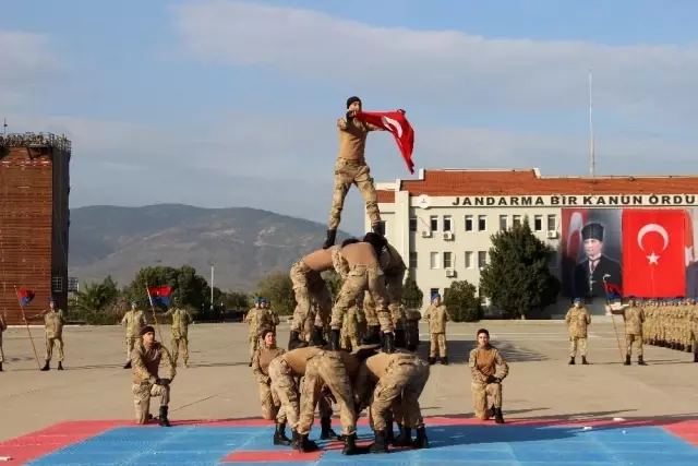 Son dakika: Jandarma uzman erbaşlar terörle mücadele için yemin etti (2) Son dakika: Jandarma uzman erbaşlar terörle mücadele için yemin etti (2)