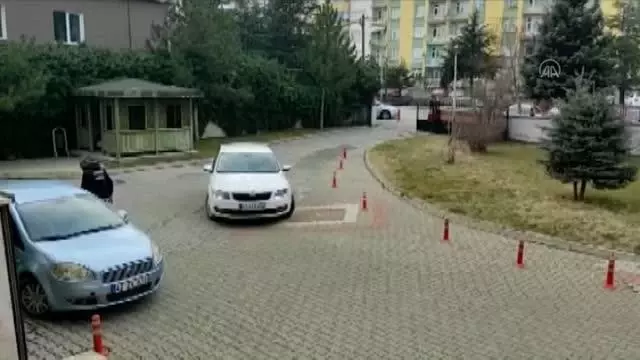 Bıçakla tehdit ettiği kadının parasını gasbeden şüpheli tutuklandı Bıçakla tehdit ettiği kadının parasını gasbeden şüpheli tutuklandı