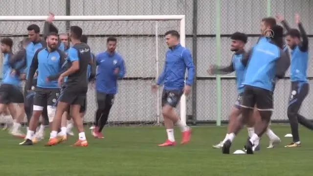 Çaykur Rizespor Teknik Direktörü Tomas: 'Denizlispor maçını kazanarak üst sıralara çıkmak istiyoruz' Çaykur Rizespor Teknik Direktörü Tomas: 'Denizlispor maçını kazanarak üst sıralara çıkmak istiyoruz'