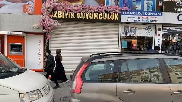 Çekmeköy'de kuyumcuda silahlı soygun (1)