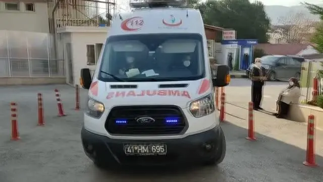 Çiftlikte çıkan yangında 3 kişi yaralandı Çiftlikte çıkan yangında 3 kişi yaralandı