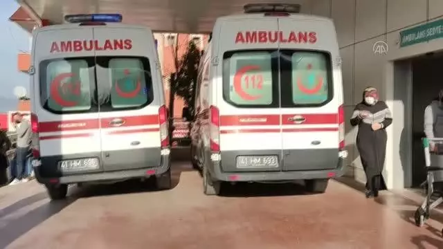 Çiftlikte çıkan yangında 3 kişi yaralandı Çiftlikte çıkan yangında 3 kişi yaralandı
