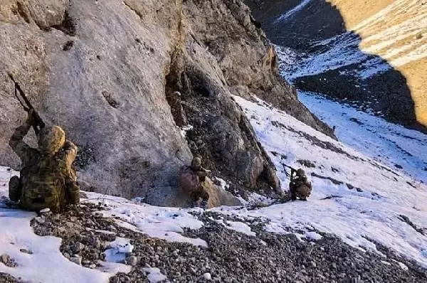 Son dakika haberleri... Erzincan'da, teröristlerin kullandığı 8 mağara imha edildi Son dakika haberleri... Erzincan'da, teröristlerin kullandığı 8 mağara imha edildi