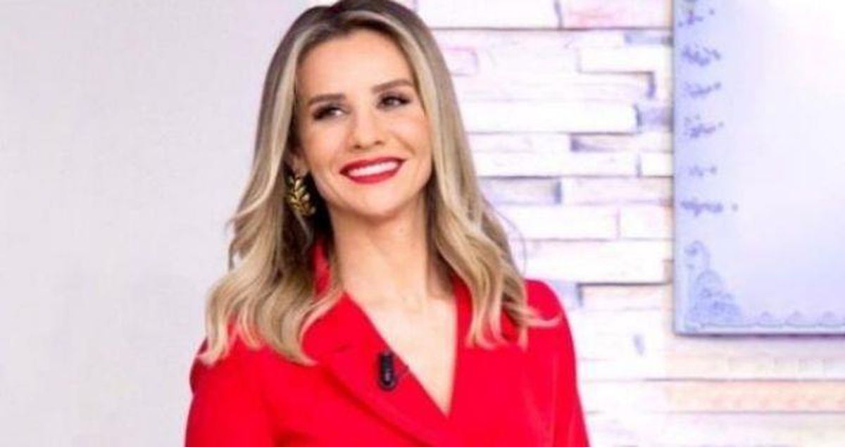 Esra Erol kimdir? Ne iş yapmaktadır? Kaç yaşındadır? Nerelidir? Esra Erol hayatı ve biyografisi nedir?