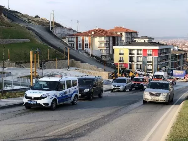 İş makinesiyle kazı sırasında doğalgaz borusu patladı İş makinesiyle kazı sırasında doğalgaz borusu patladı