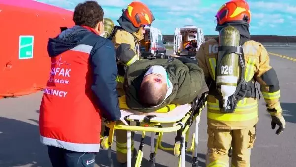 Son dakika haber | İstanbul Havalimanı'da nefes kesen yangın tatbikatı Son dakika haber | İstanbul Havalimanı'da nefes kesen yangın tatbikatı