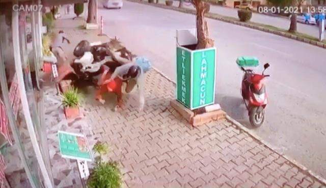 Kaldırımda çay içerken üzerine gelen ATV'yi fark eden vatandaş, ölümden kıl payı kurtuldu
