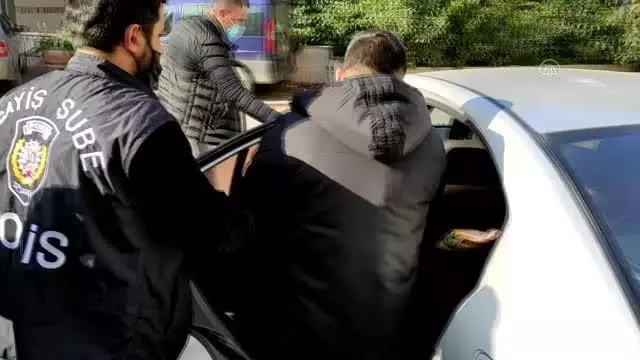 Son dakika haber | Kardeşini öldürdüğü iddiasıyla gözaltına alınan şüpheli, adliyeye sevk edildi Son dakika haber | Kardeşini öldürdüğü iddiasıyla gözaltına alınan şüpheli, adliyeye sevk edildi