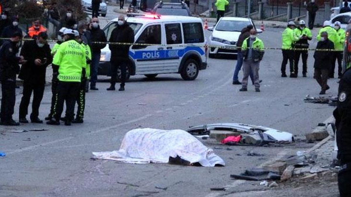 Belediye işçilerini taşıyan servis kaza yaptı, can pazarı yaşandı: 2 ölü, 22 yaralı