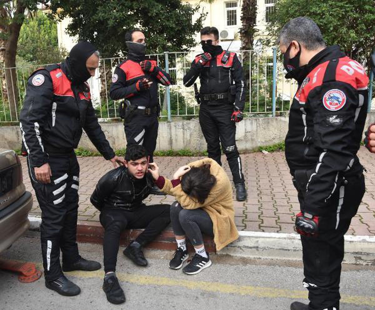 Son dakika haberleri... Polisin 'dur' ihtarına uymadılar, kaza yapınca yakalandılar