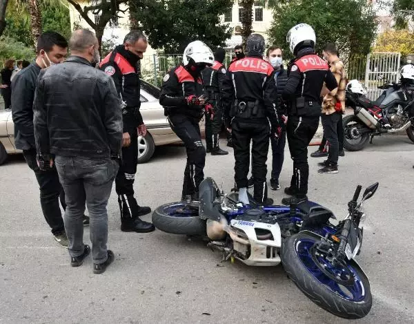 Son dakika haberleri... Polisin 'dur' ihtarına uymadılar, kaza yapınca yakalandılar Son dakika haberleri... Polisin 'dur' ihtarına uymadılar, kaza yapınca yakalandılar