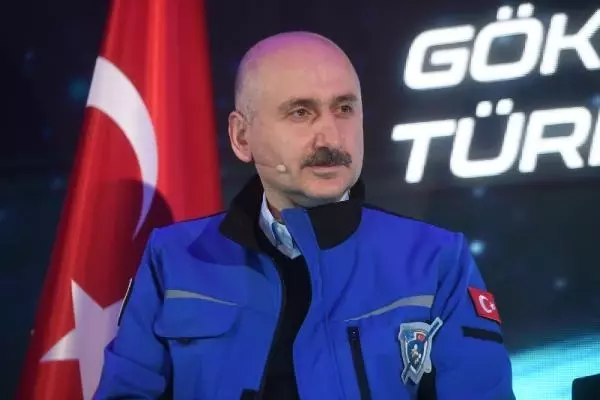 Ulaştırma ve Altyapı Bakanı Karaismailoğlu: 'Fiber altyapısı ile ilgili önemli adımlar atacağız' Ulaştırma ve Altyapı Bakanı Karaismailoğlu: 'Fiber altyapısı ile ilgili önemli adımlar atacağız'