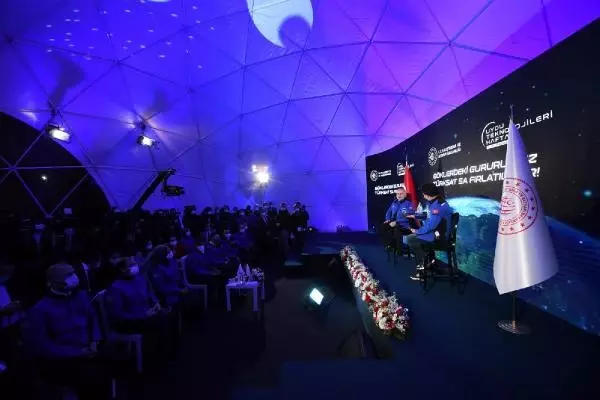 Ulaştırma ve Altyapı Bakanı Karaismailoğlu: 'Fiber altyapısı ile ilgili önemli adımlar atacağız' Ulaştırma ve Altyapı Bakanı Karaismailoğlu: 'Fiber altyapısı ile ilgili önemli adımlar atacağız'
