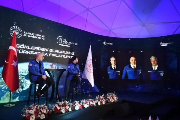 Ulaştırma ve Altyapı Bakanı Karaismailoğlu: 'Fiber altyapısı ile ilgili önemli adımlar atacağız' Ulaştırma ve Altyapı Bakanı Karaismailoğlu: 'Fiber altyapısı ile ilgili önemli adımlar atacağız'