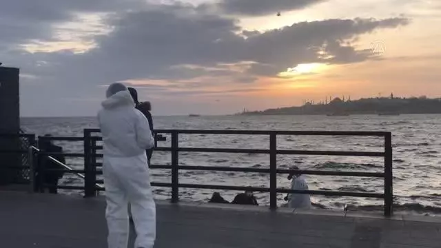 Üsküdar sahilde boğulan kişinin cesedi denizden çıkarıldı Üsküdar sahilde boğulan kişinin cesedi denizden çıkarıldı
