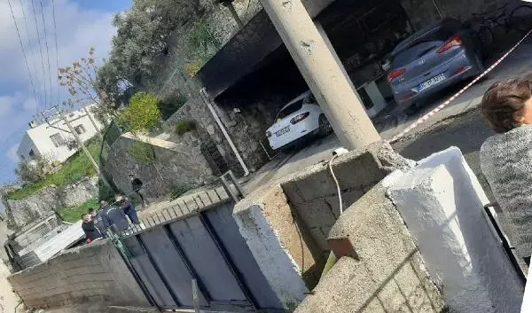 Villasında pompalı tüfekle yaralayıp, otomobil ve kamyonetini ateşe verdiler Villasında pompalı tüfekle yaralayıp, otomobil ve kamyonetini ateşe verdiler